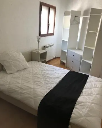 5 * Nîmes